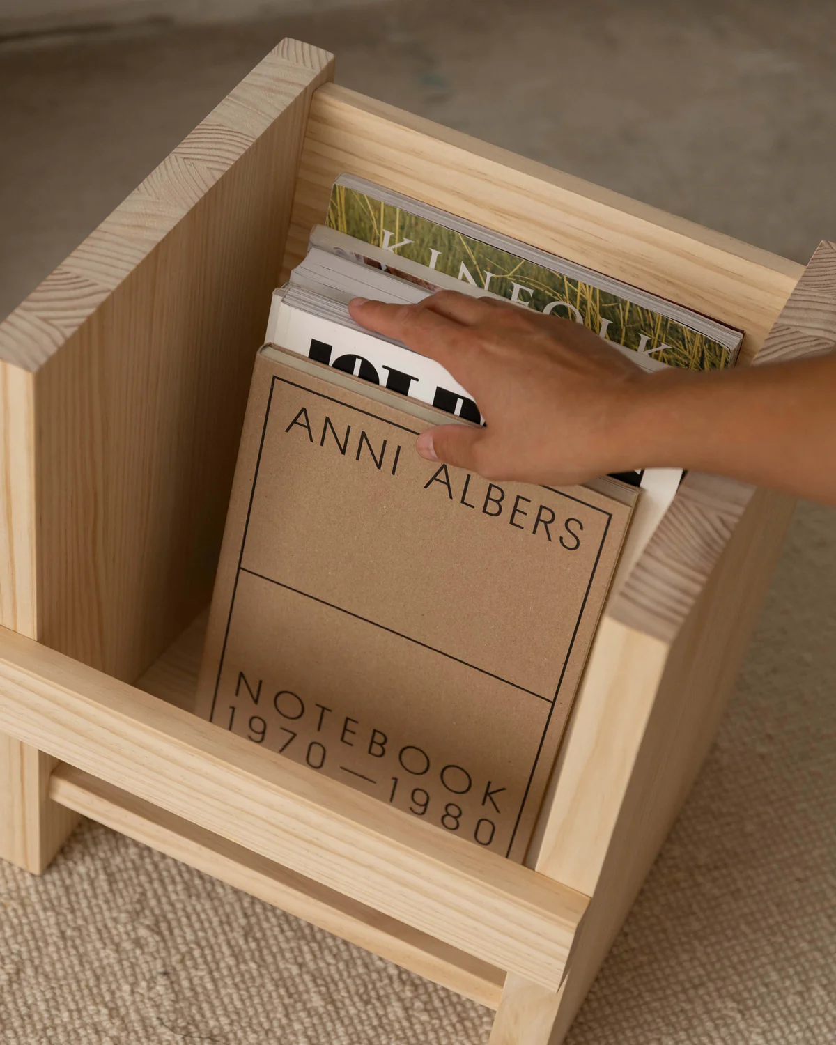 Oliva solid wood magazine rack 39 x 29.2 cm - Image 5